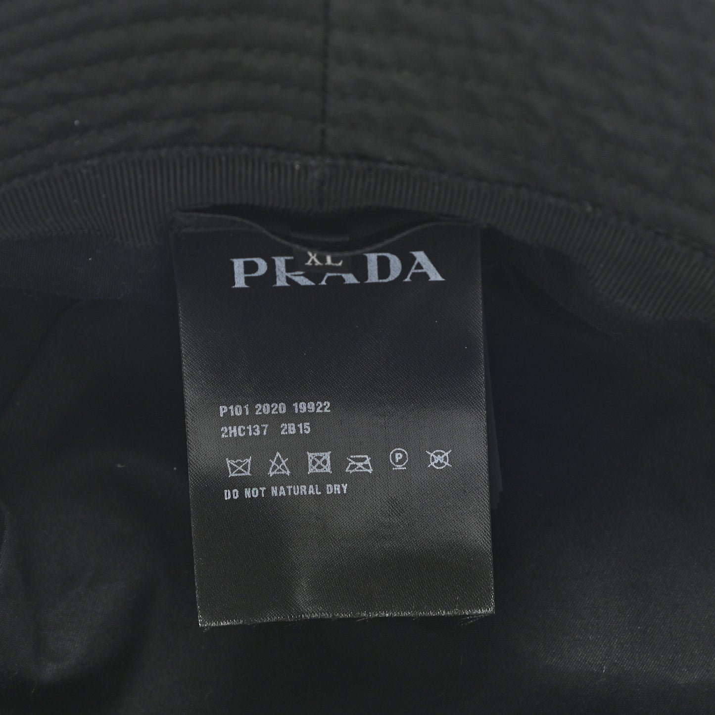 Tessuto Nylon Metal Triangle Logo Mens Bucket Hat XL Black