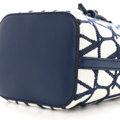 Valentino Garavani Toile Iconographe Nappa Mini Vlogo Signature Bucket Bag White Worker 9 of 9