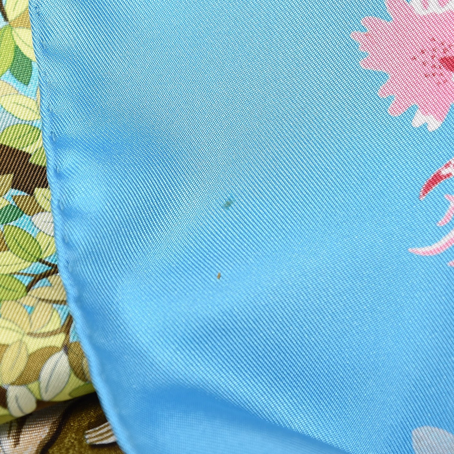 Silk Au Coeur de la Vie Scarf 90