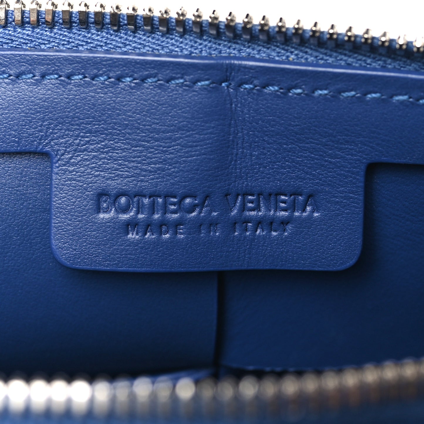 Calfskin Maxi Intrecciato Cassette Camera Bag Cruise