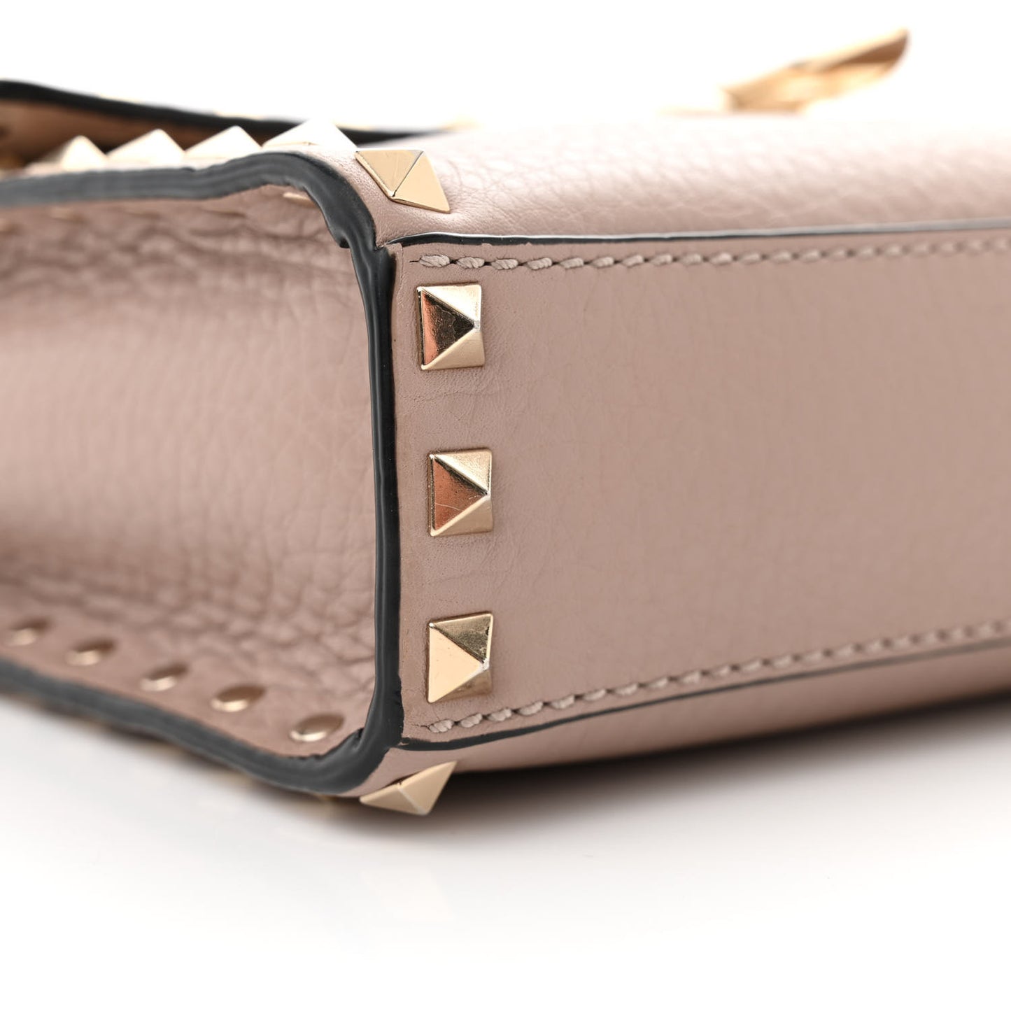 Pebbled Calfskin Medium Rockstud Flip Lock Crossbody Bag Poudre