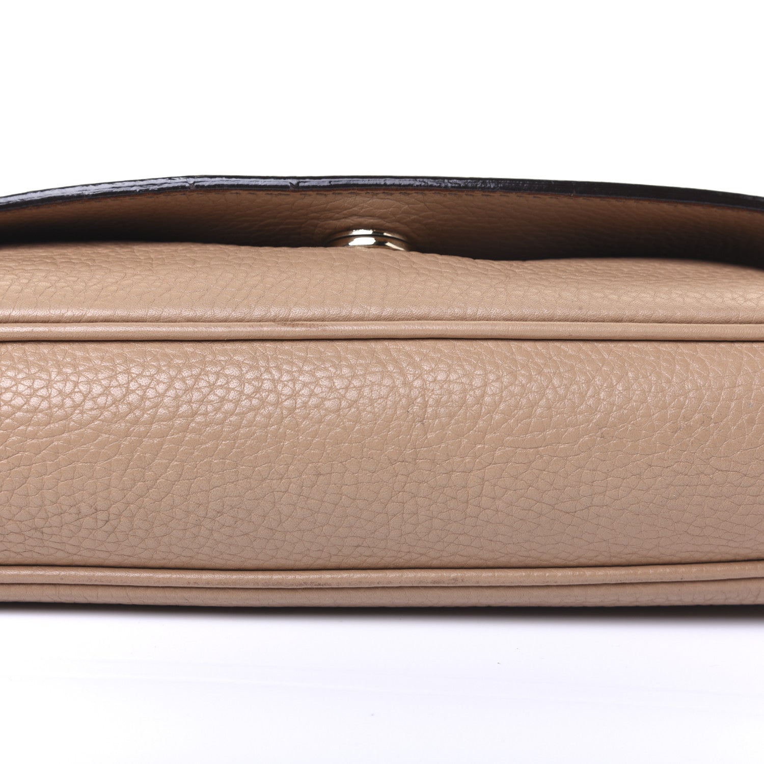 Gucci Pebbled Calfskin Medium Soho Flap Crossbody Camelia 18 of 23