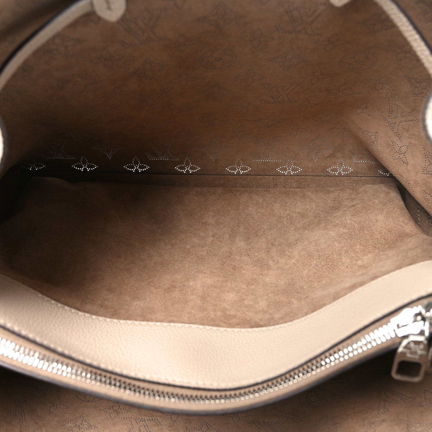 Louis Vuitton Mahina Bella Tote Galet 5 of 9