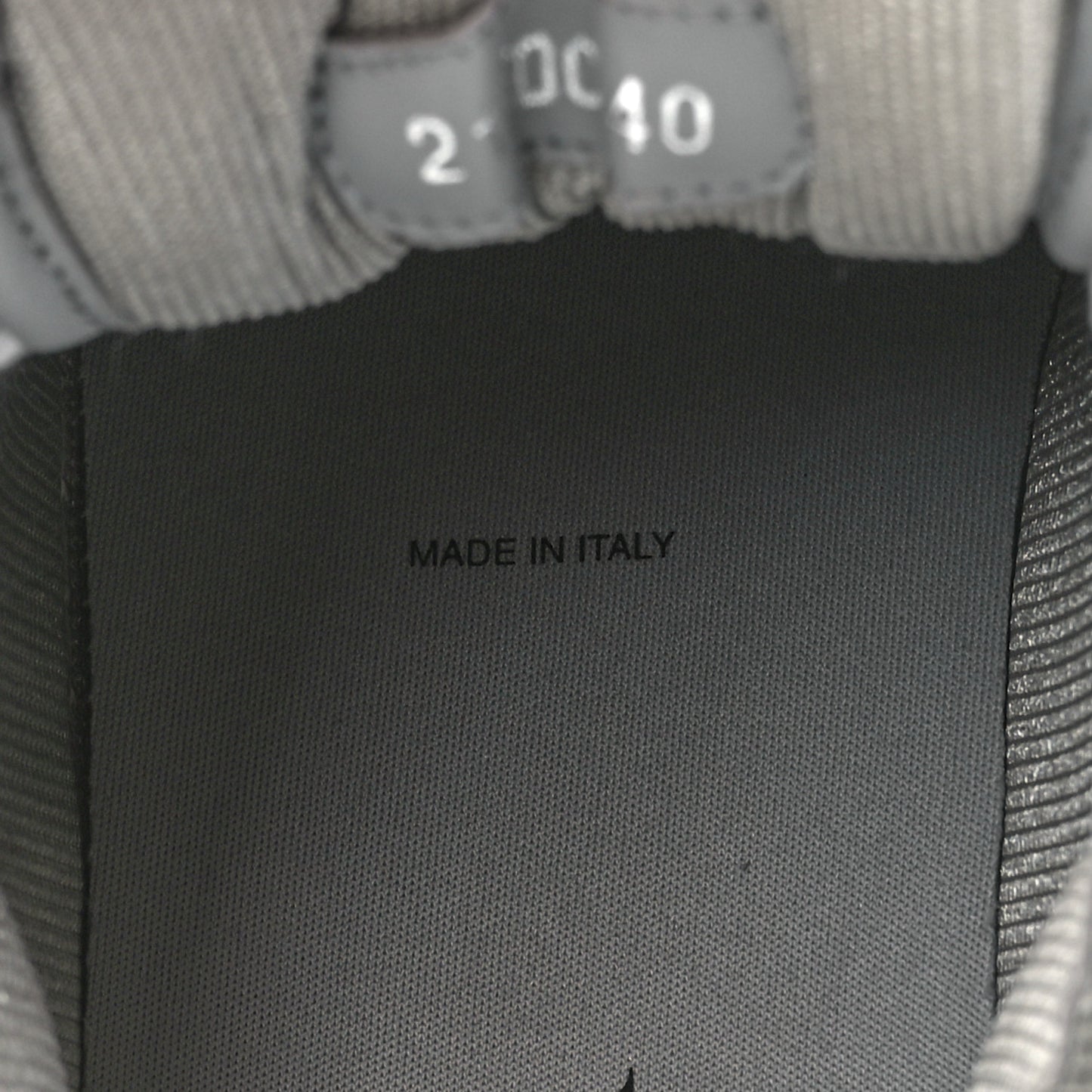 Smooth Calfskin Oblique Galaxy Perforated Mens B27 Low Top Sneakers 40 Beige Grey