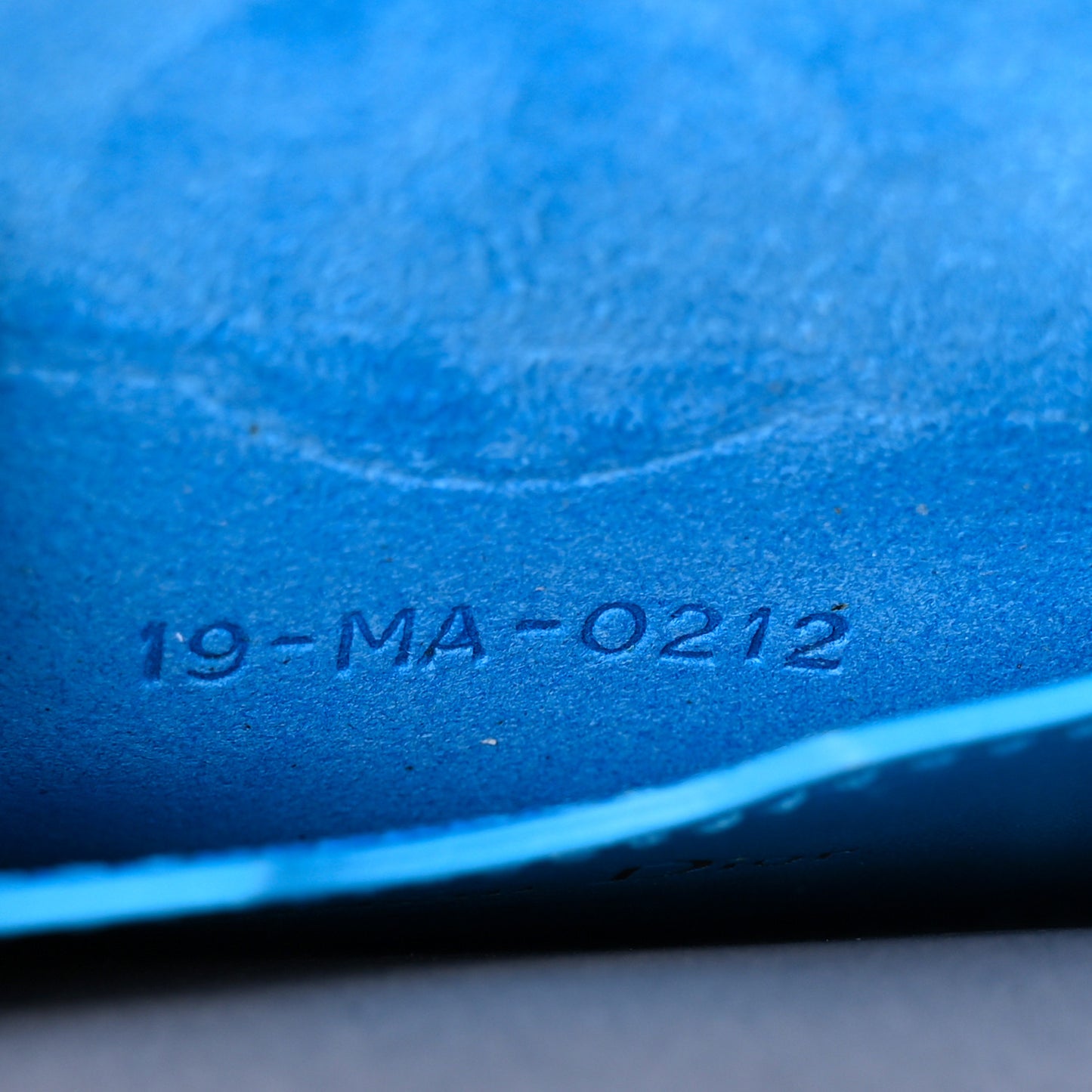 Box Calfskin East West Bobby Bag Reef Blue