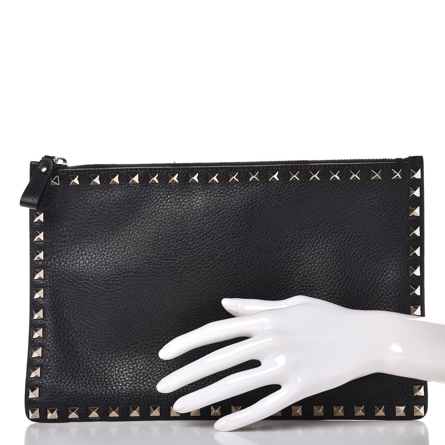 Pebbled Calfskin Large Rockstud Zip Pouch Black