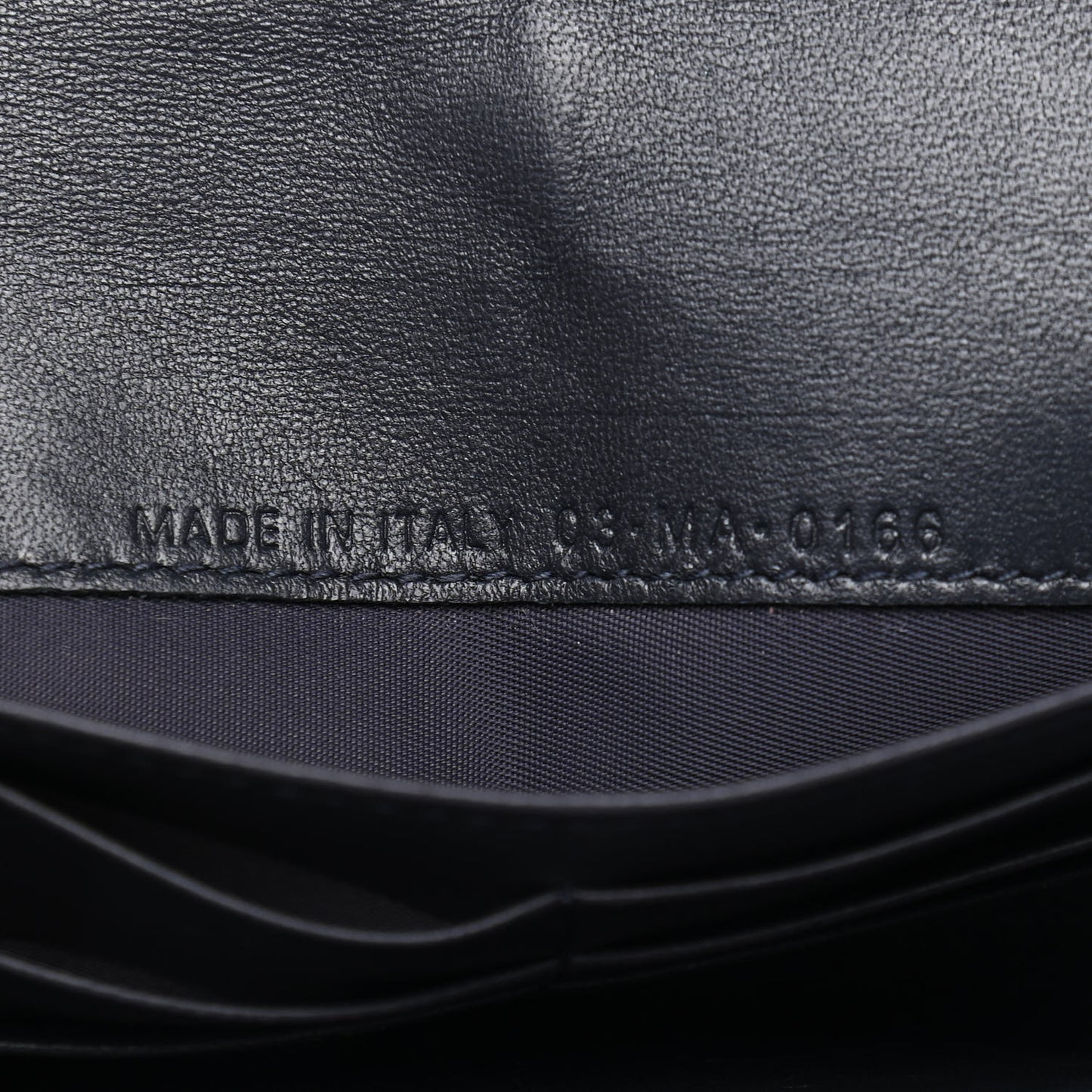 Grained Calfskin Diorama Croisiere Chain Wallet Gris