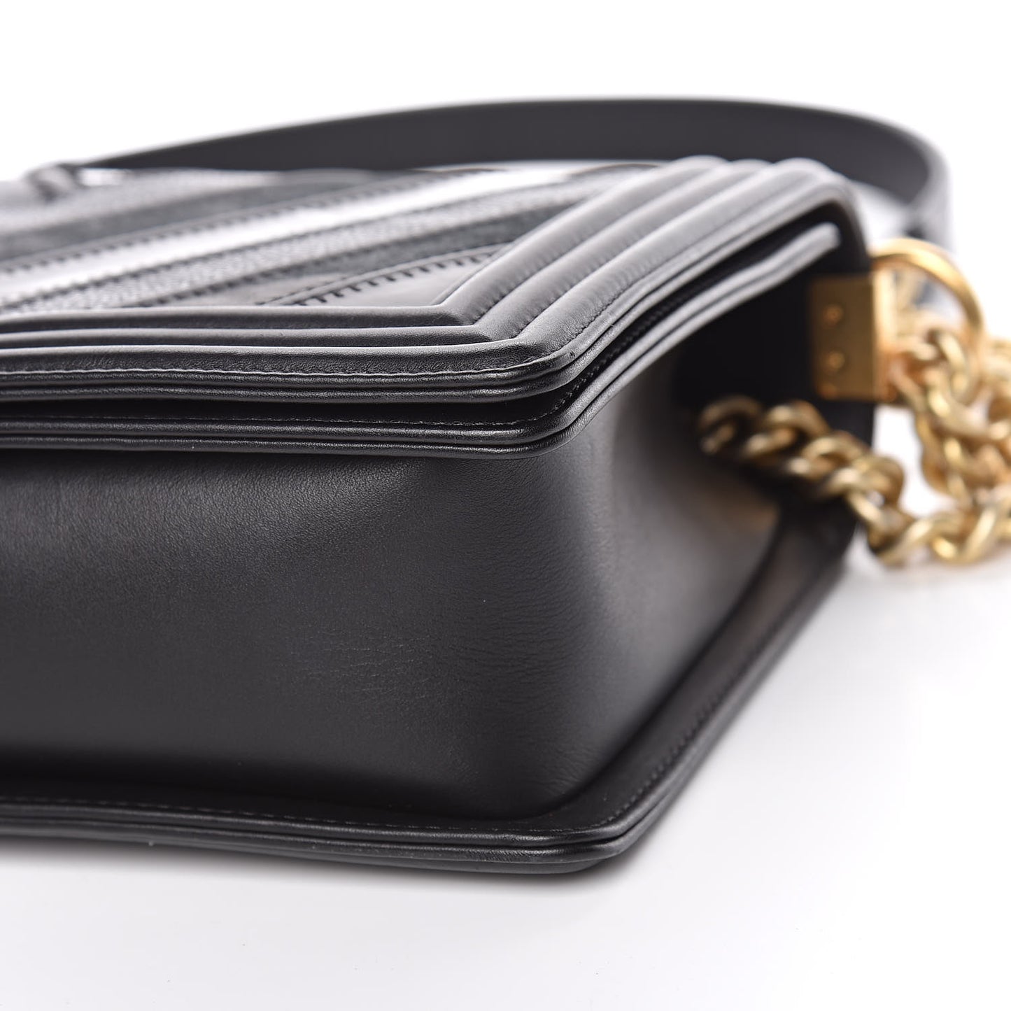 Calfskin Caviar Suede Chevron New Medium Boy Flap Black