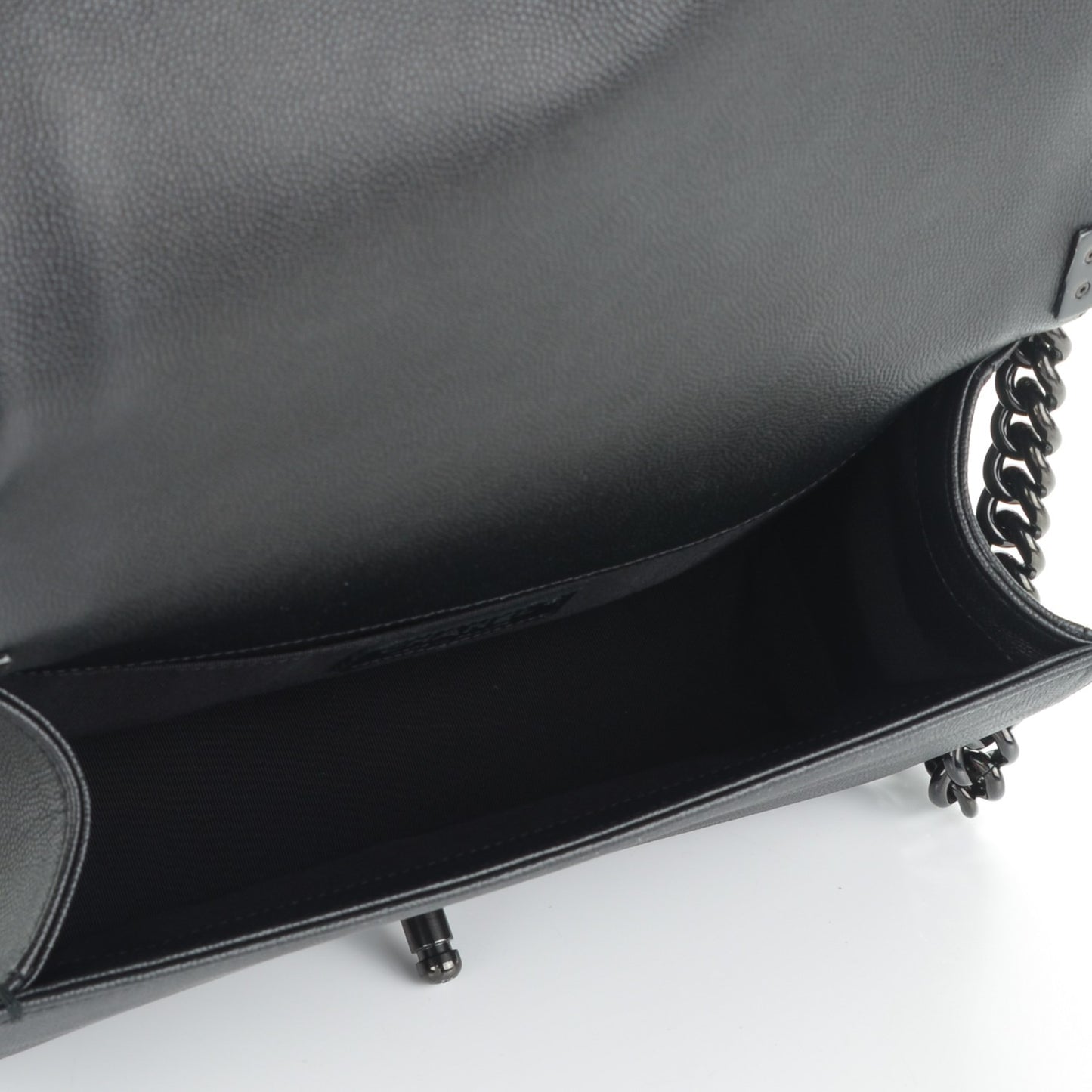 Caviar Quilted Medium Boy Flap So Black