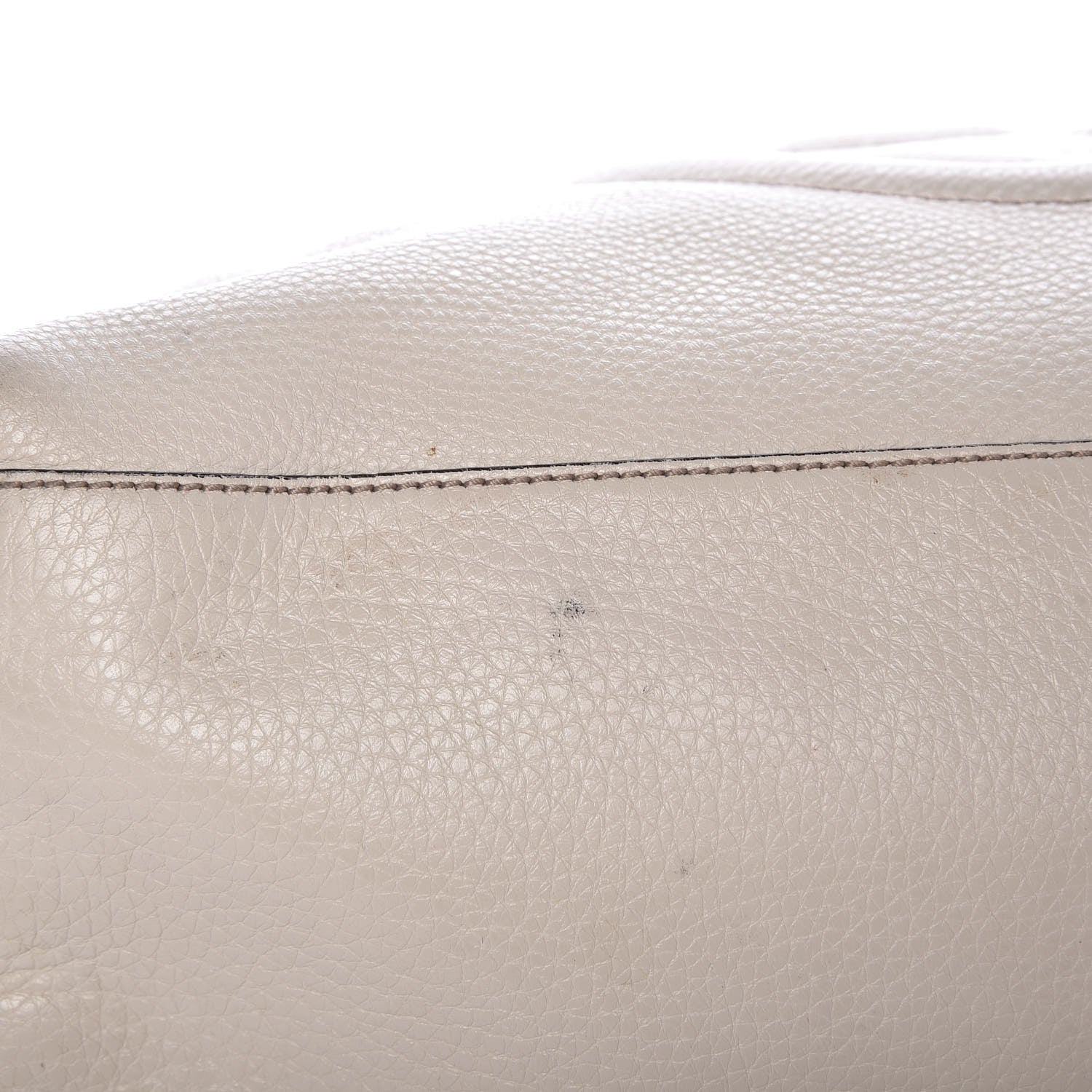 Gucci Pebbled Calfskin Medium Soho Chain Shoulder Bag Off White 15 of 15