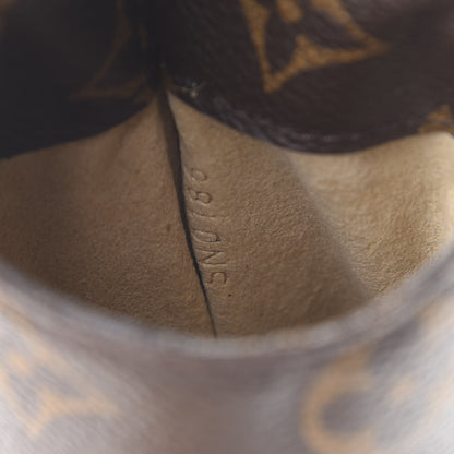 Louis Vuitton Monogram Sunglasses Case MM 7 of 10