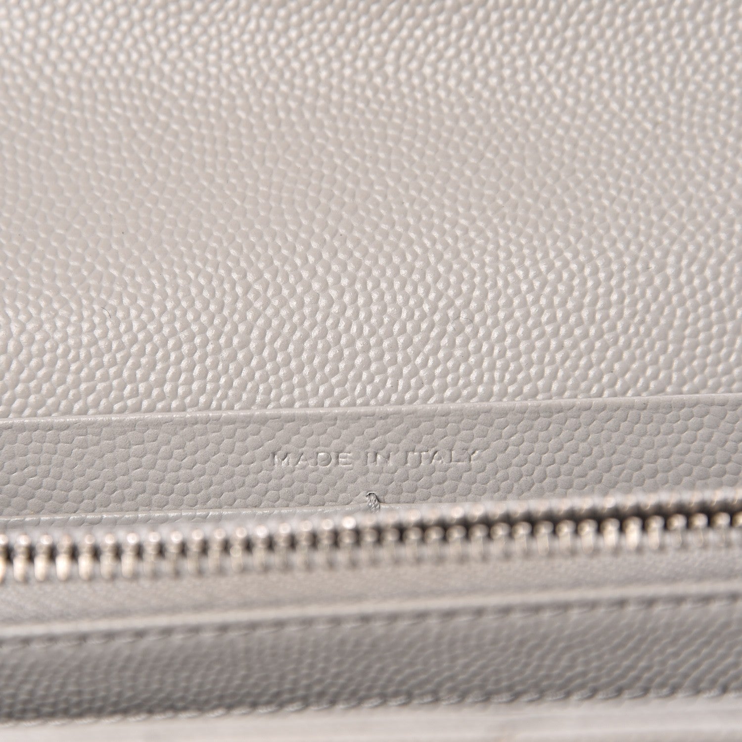 Saint Laurent Grain De Poudre Matelasse Chevron Monogram Flap Wallet Light Grey 7 of 13