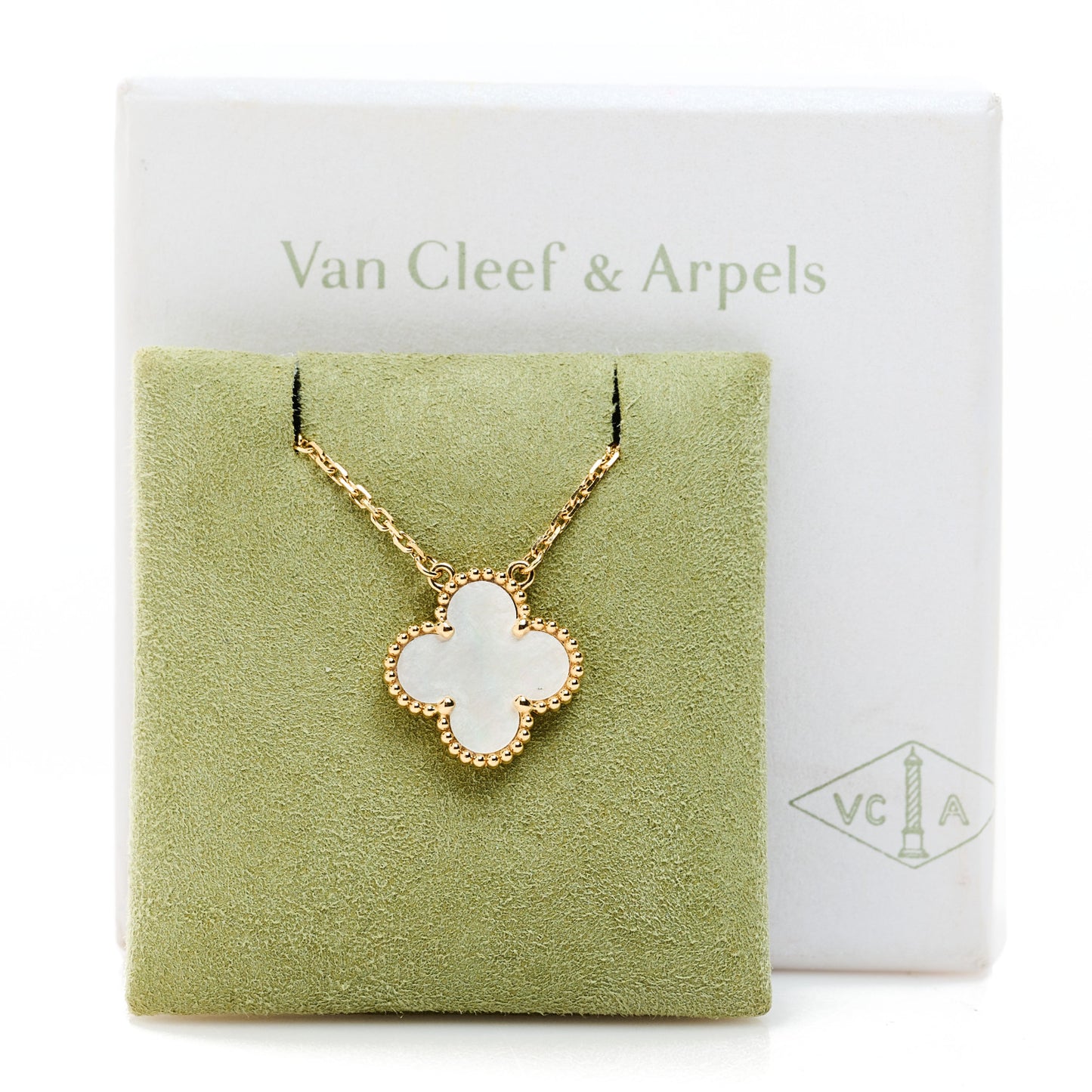 18K Yellow Gold Mother of Pearl Vintage Alhambra Pendant Necklace