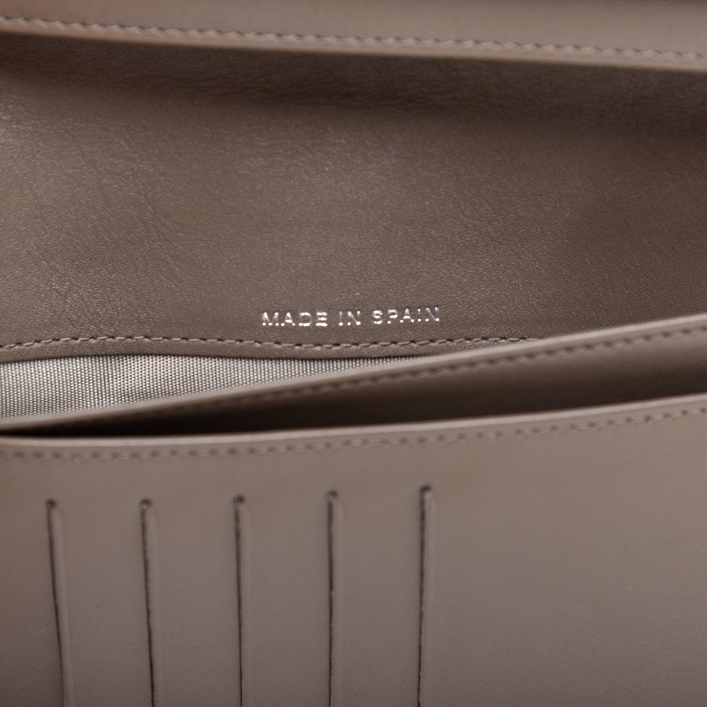 Patent Quilted Brilliant Yen Wallet Khaki