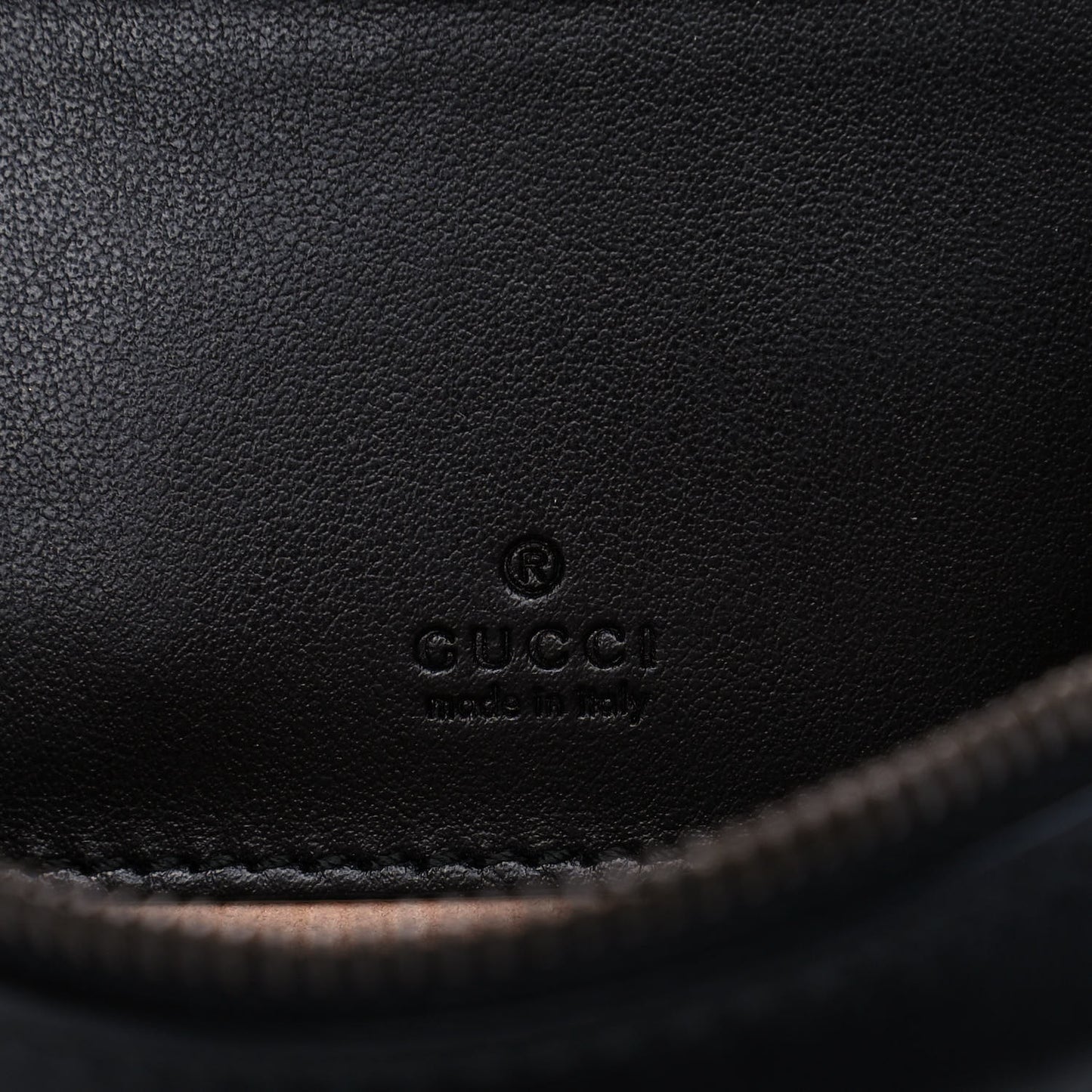 Calfskin Matelasse GG Marmont Round Wrist Wallet Black