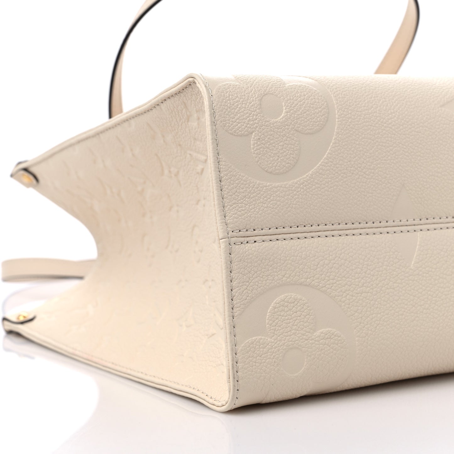 Empreinte Monogram Giant Onthego MM Creme