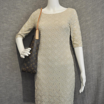 Louis Vuitton Monogram Looping GM 2 of 8