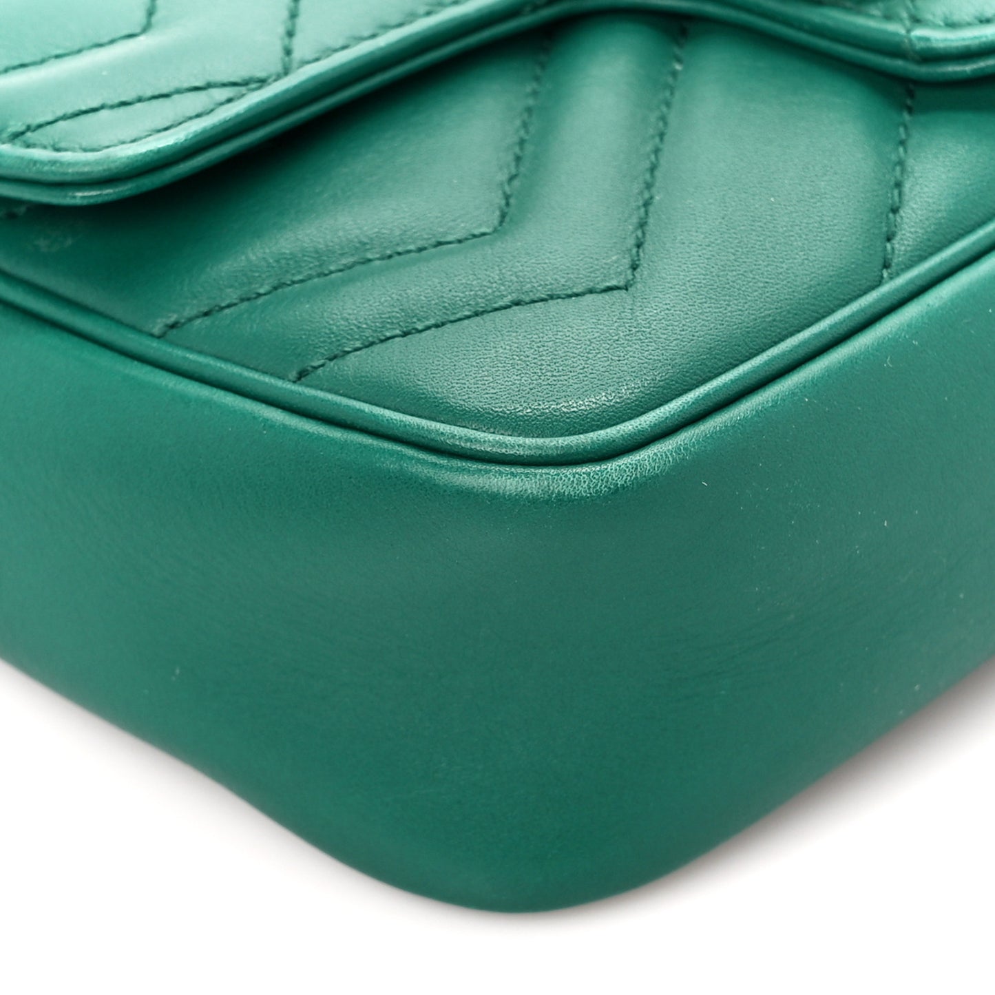 Calfskin Matelasse Super Mini GG Marmont Shoulder Bag Emerald Green