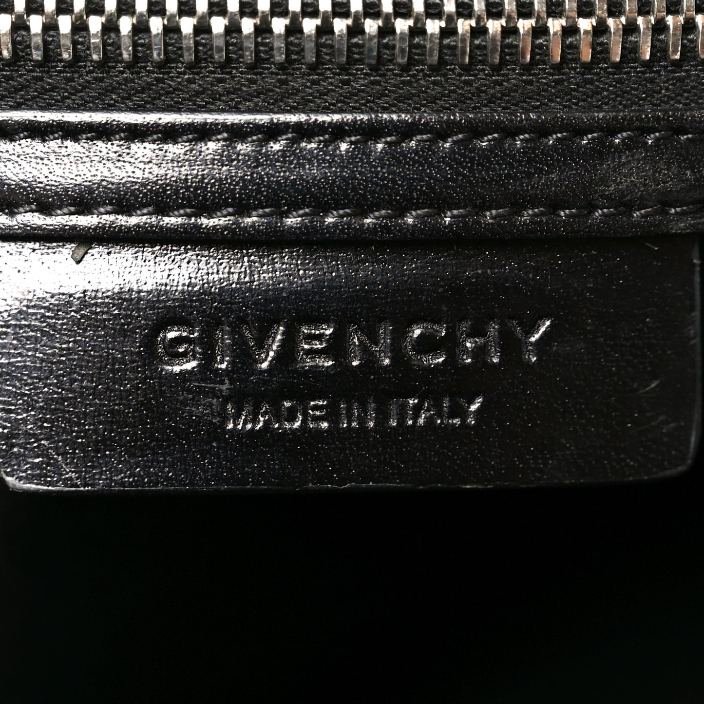 Shiny Lord Calfskin Medium Antigona Black