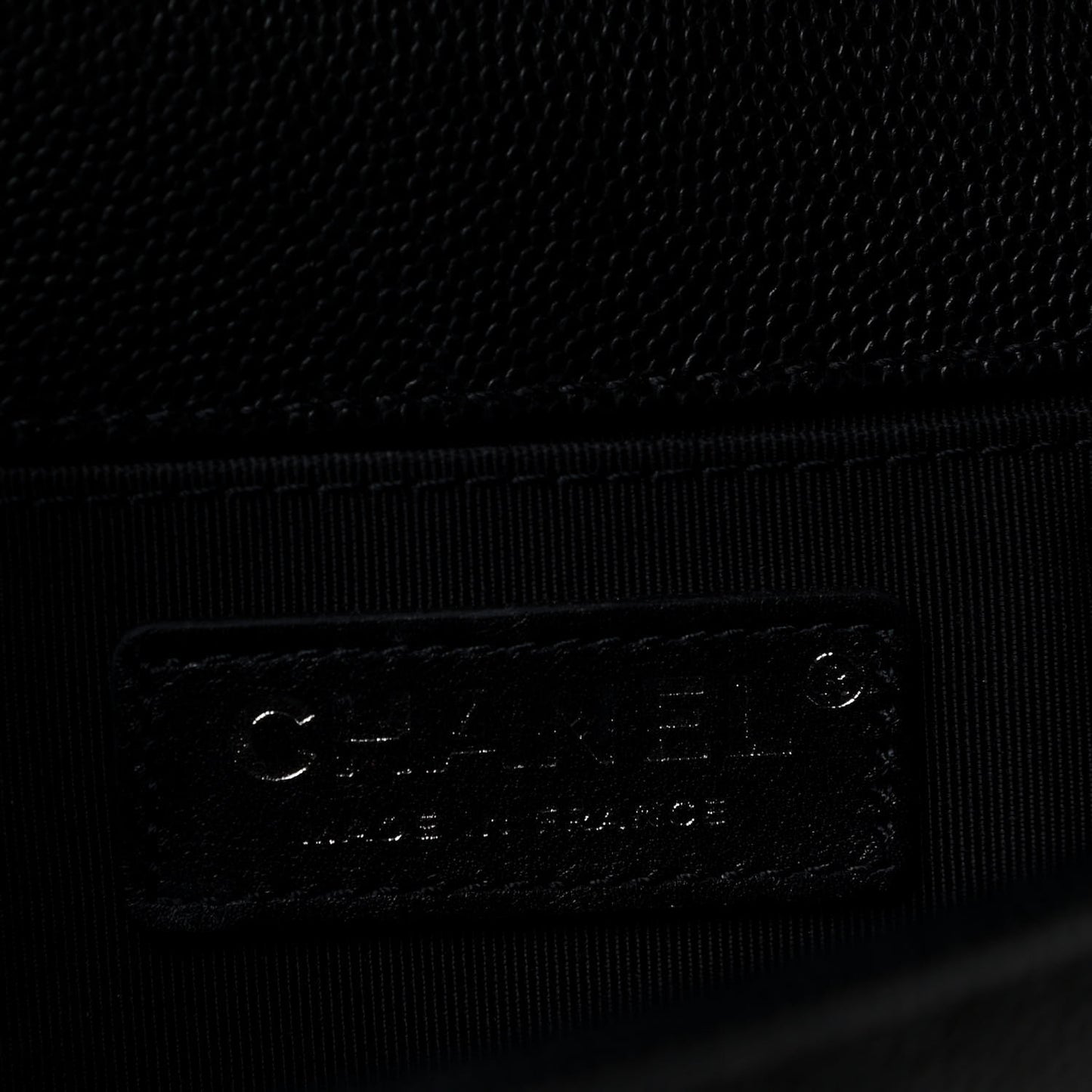 Caviar Quilted Medium Boy Flap Black