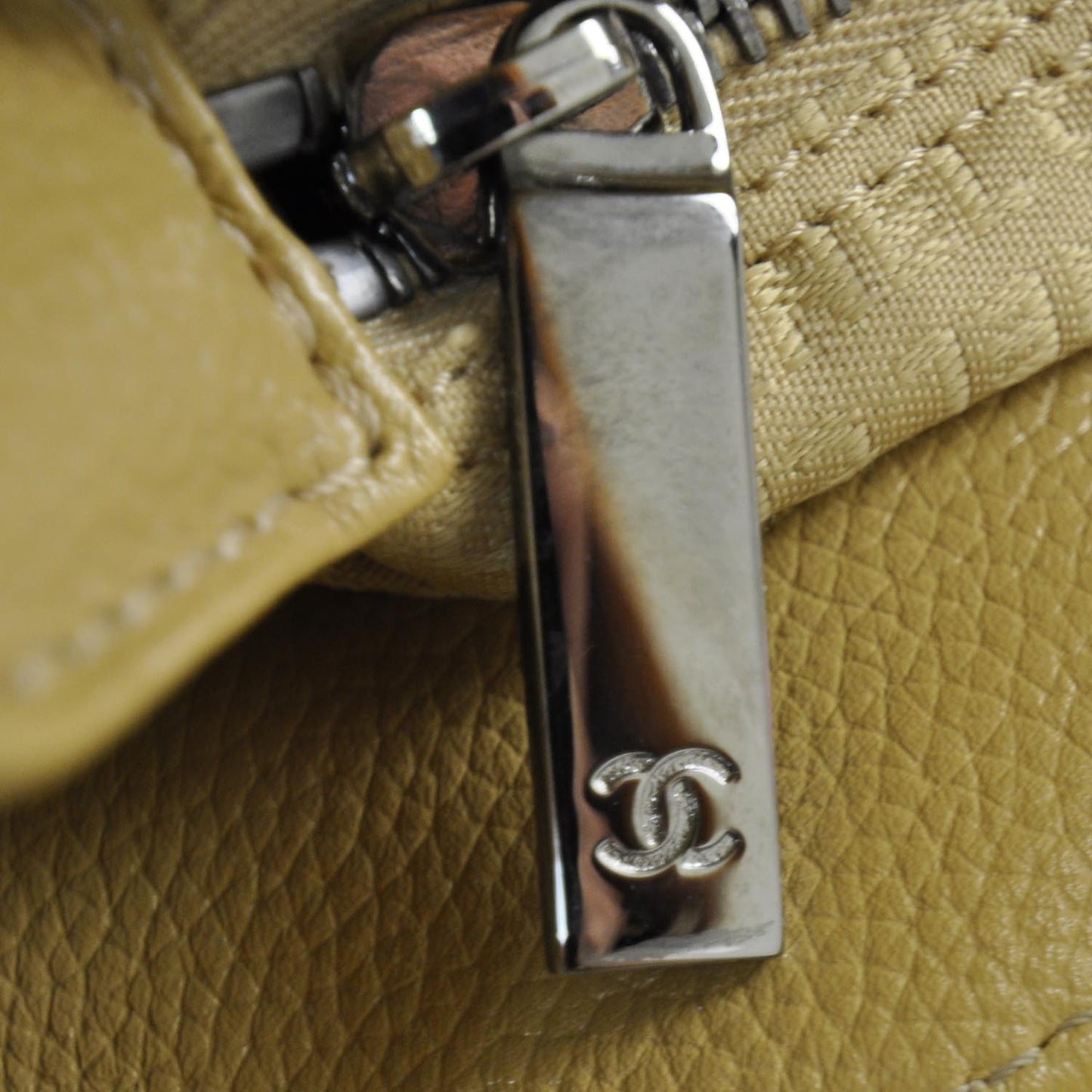 Caviar Mademoiselle Lock Cerf Shopper Tote Beige