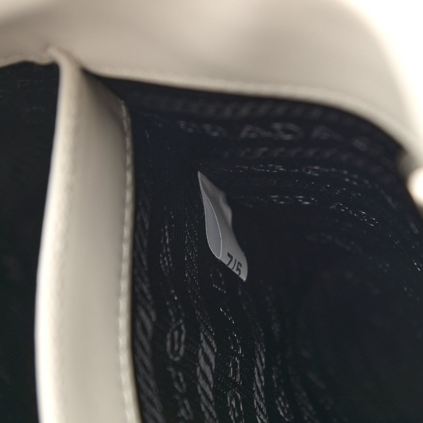 Spazzolato Cleo Shoulder Bag White