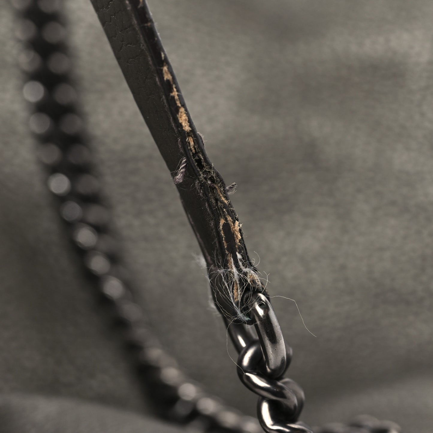 Metallic Pebbled Calfskin Medium Soho Chain Shoulder Bag Sasso