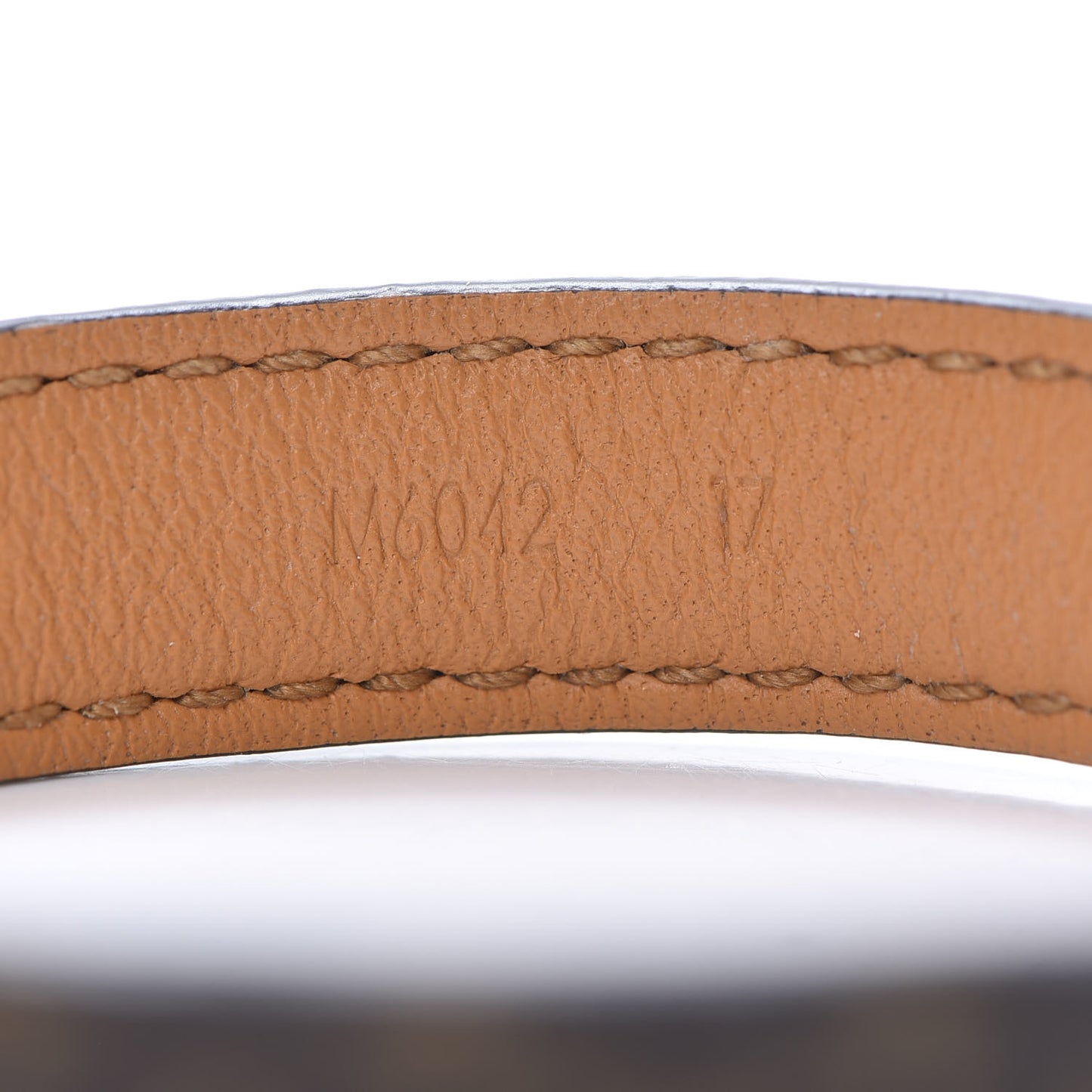 Monogram Essential V Bracelet 17