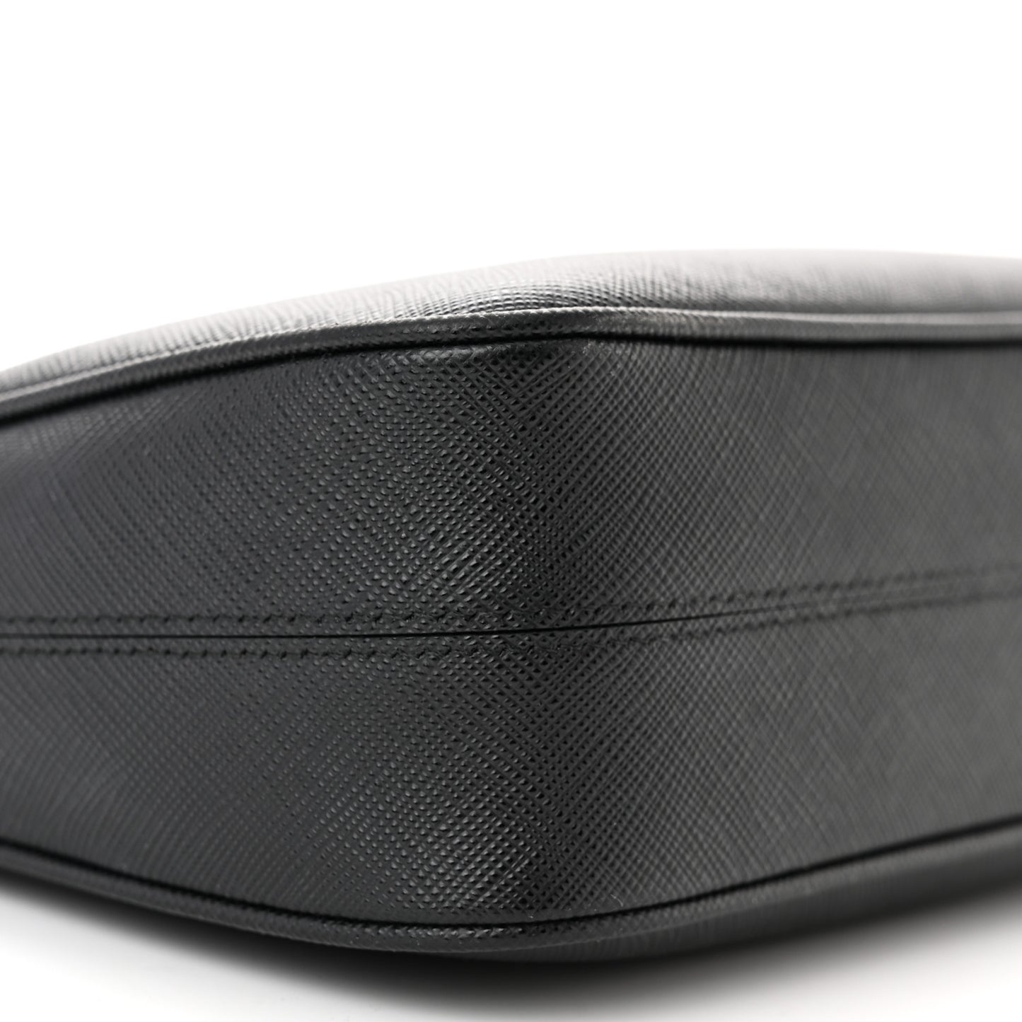 Saffiano Lux Re-Edition 2005 Shoulder Bag Black