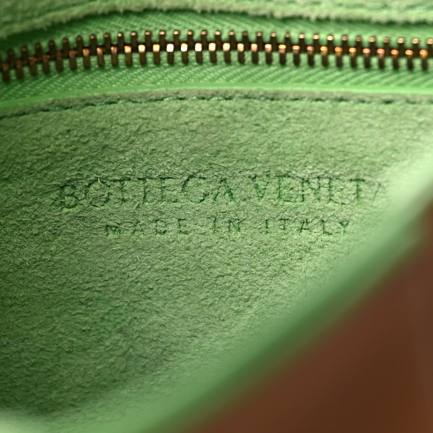 Buffalo Maxi Intrecciato Cassette Bicolor Crossbody Bag Caramel Pistachio