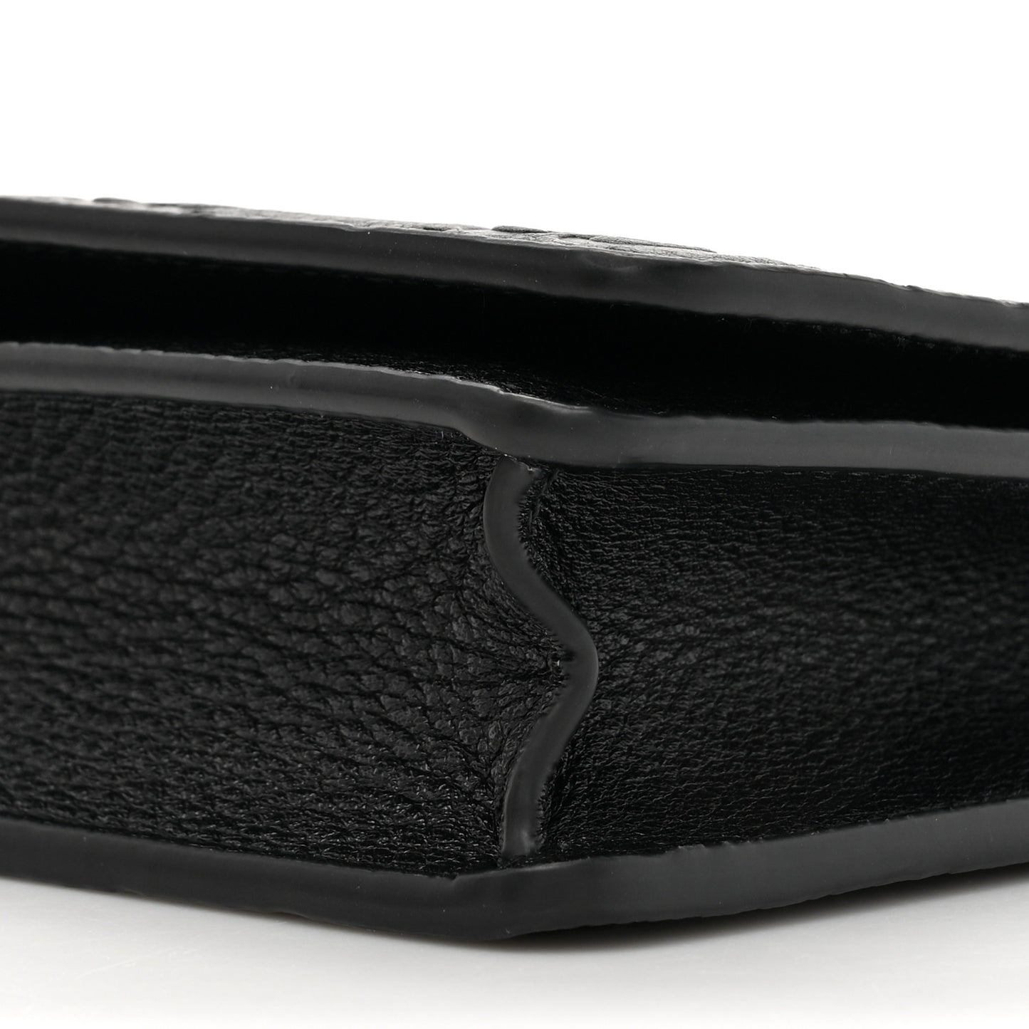 GG Grainy Calfskin Emblem Wallet On Chain Black