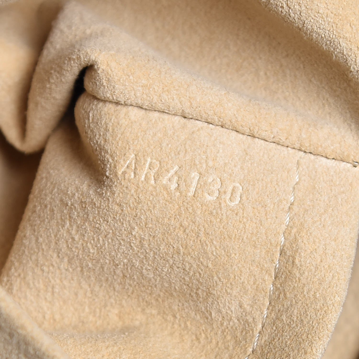 Louis Vuitton Monogram Artsy MM 7 of 12