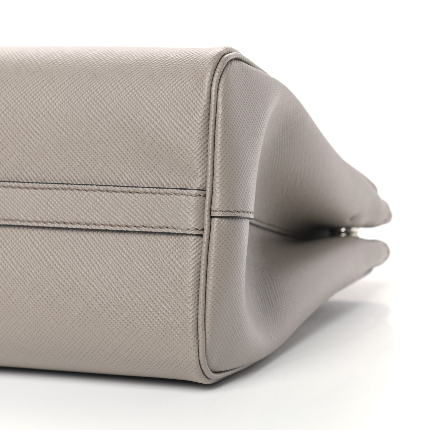 Saffiano Cuir Medium Tote Argilla