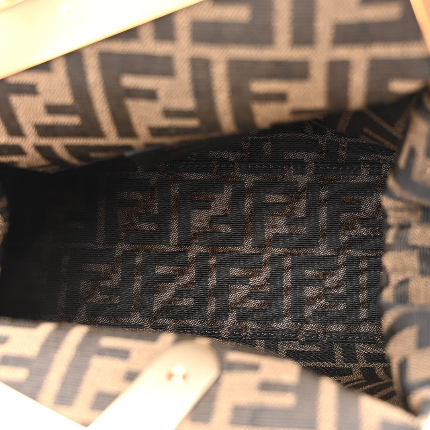 Fendi Shiny Nappa Medium Fendi First Poudre 5 of 10