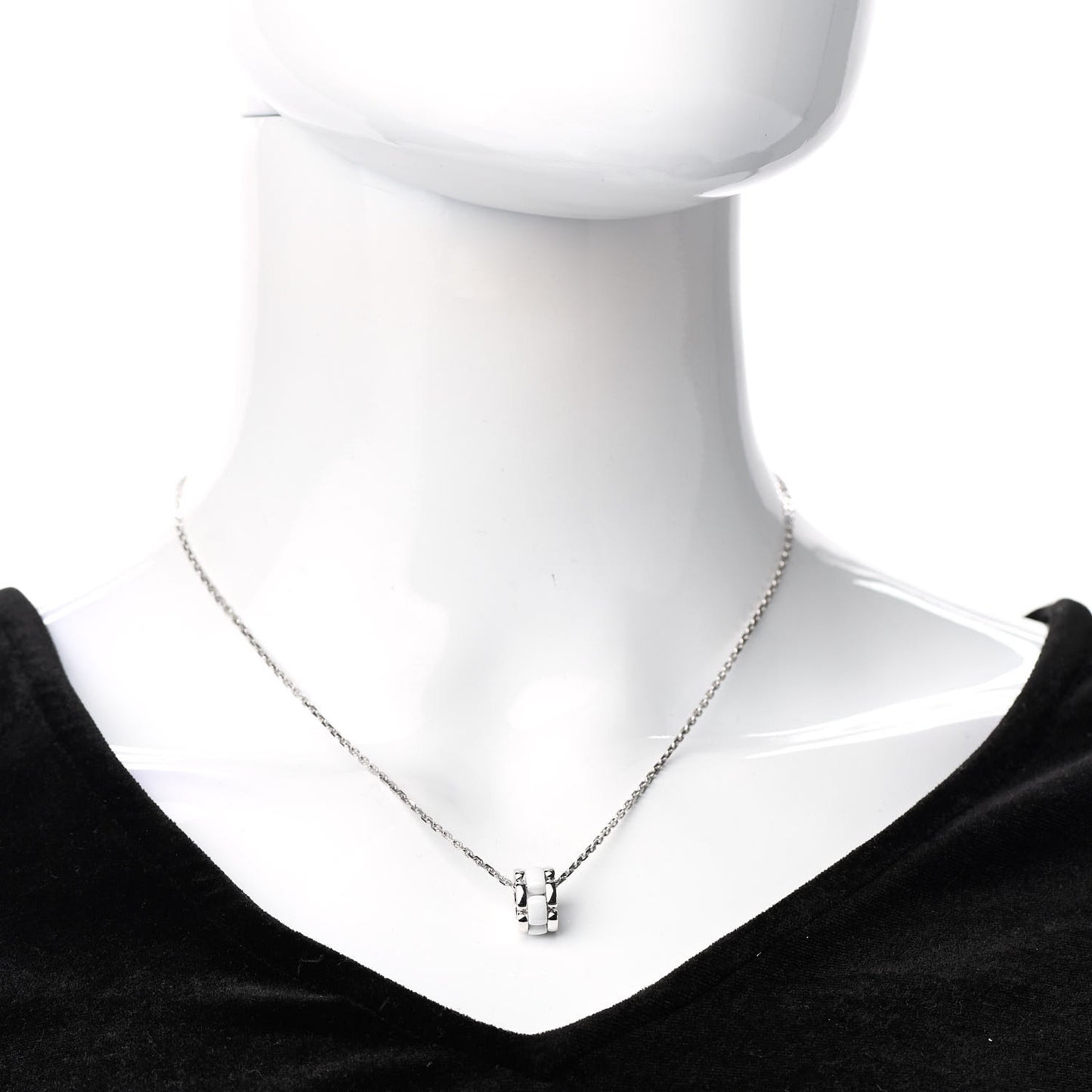 18K White Gold Ceramic Ultra Pendant Necklace White