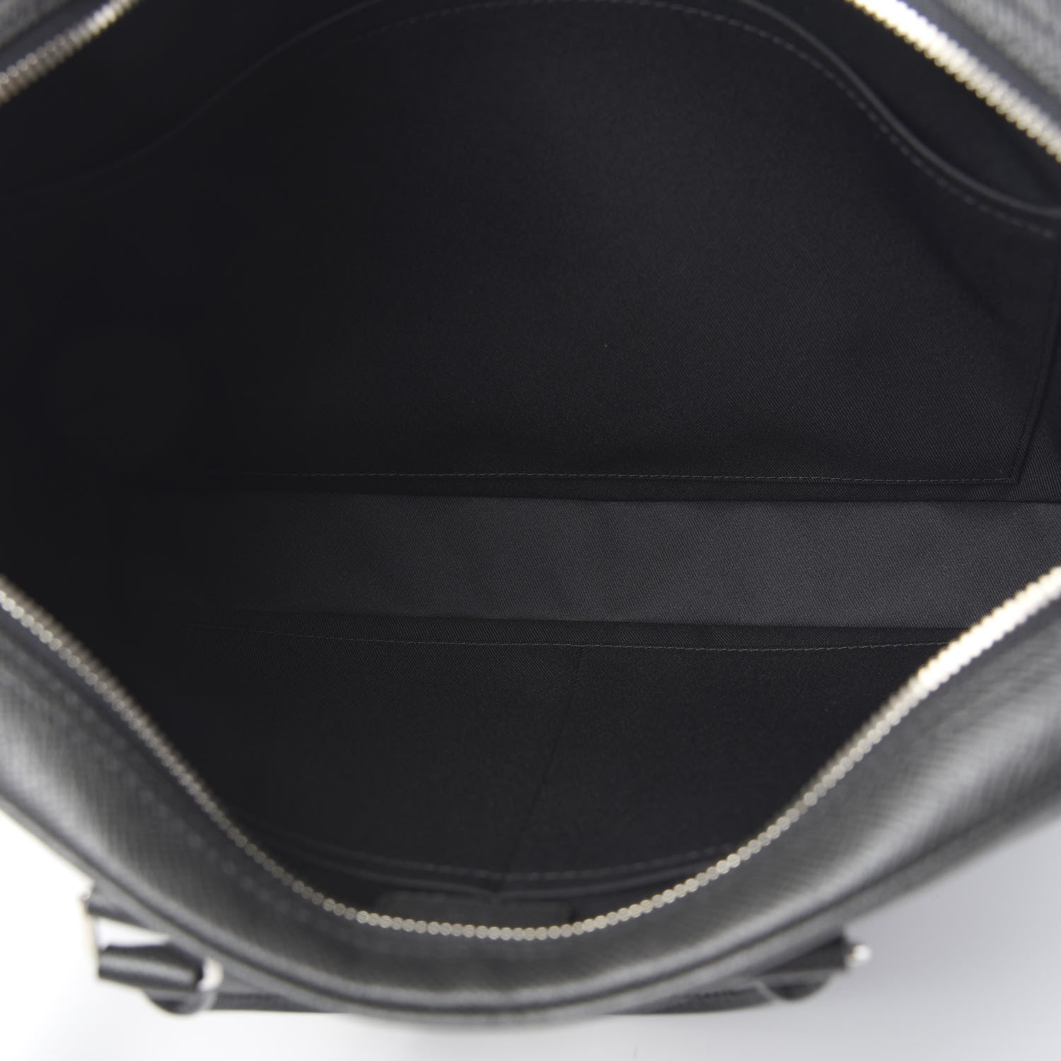 Louis Vuitton Taiga Porte Documents Voyage PM Ardoise 4 of 8