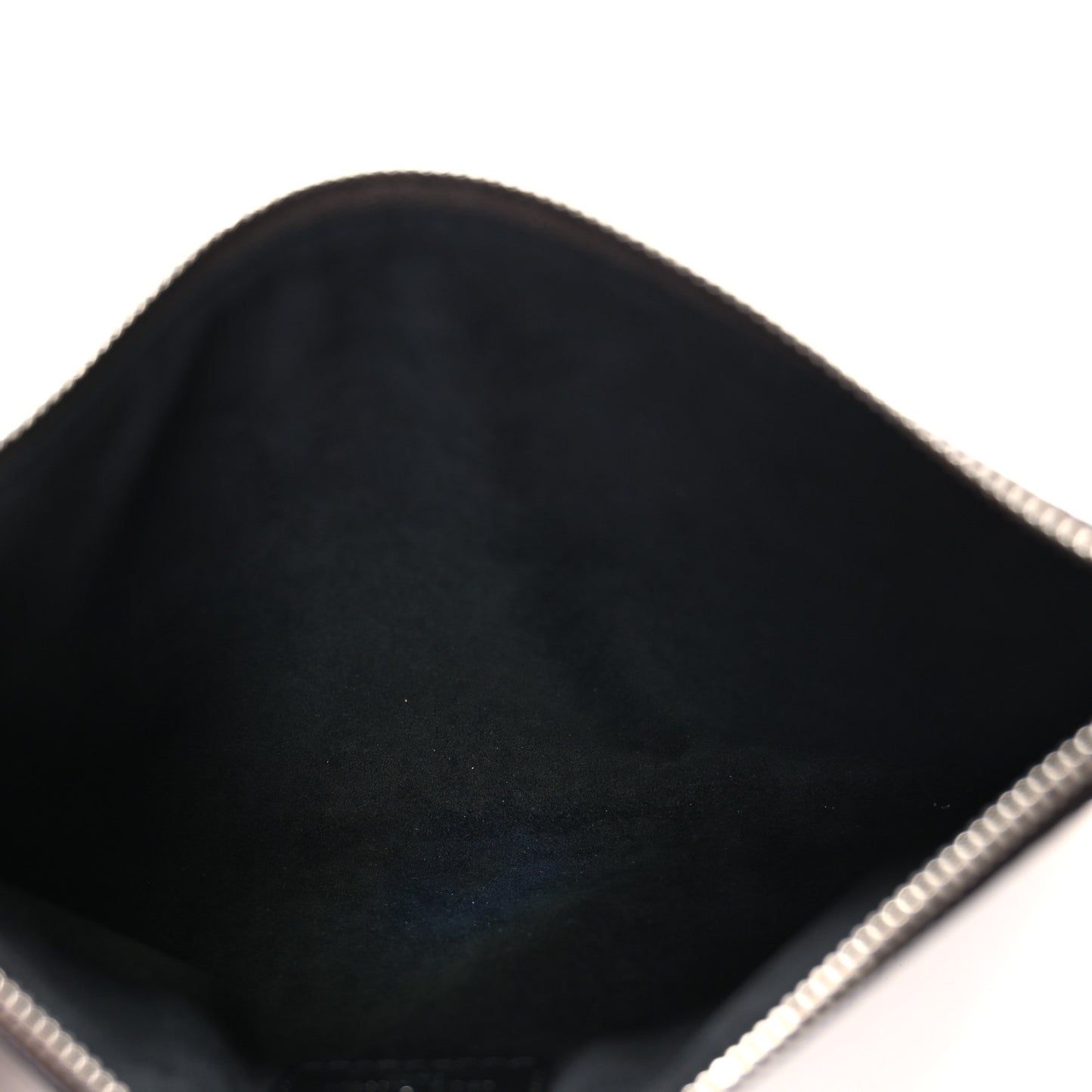 Monogram Low Key Hobo MM Pochette Black