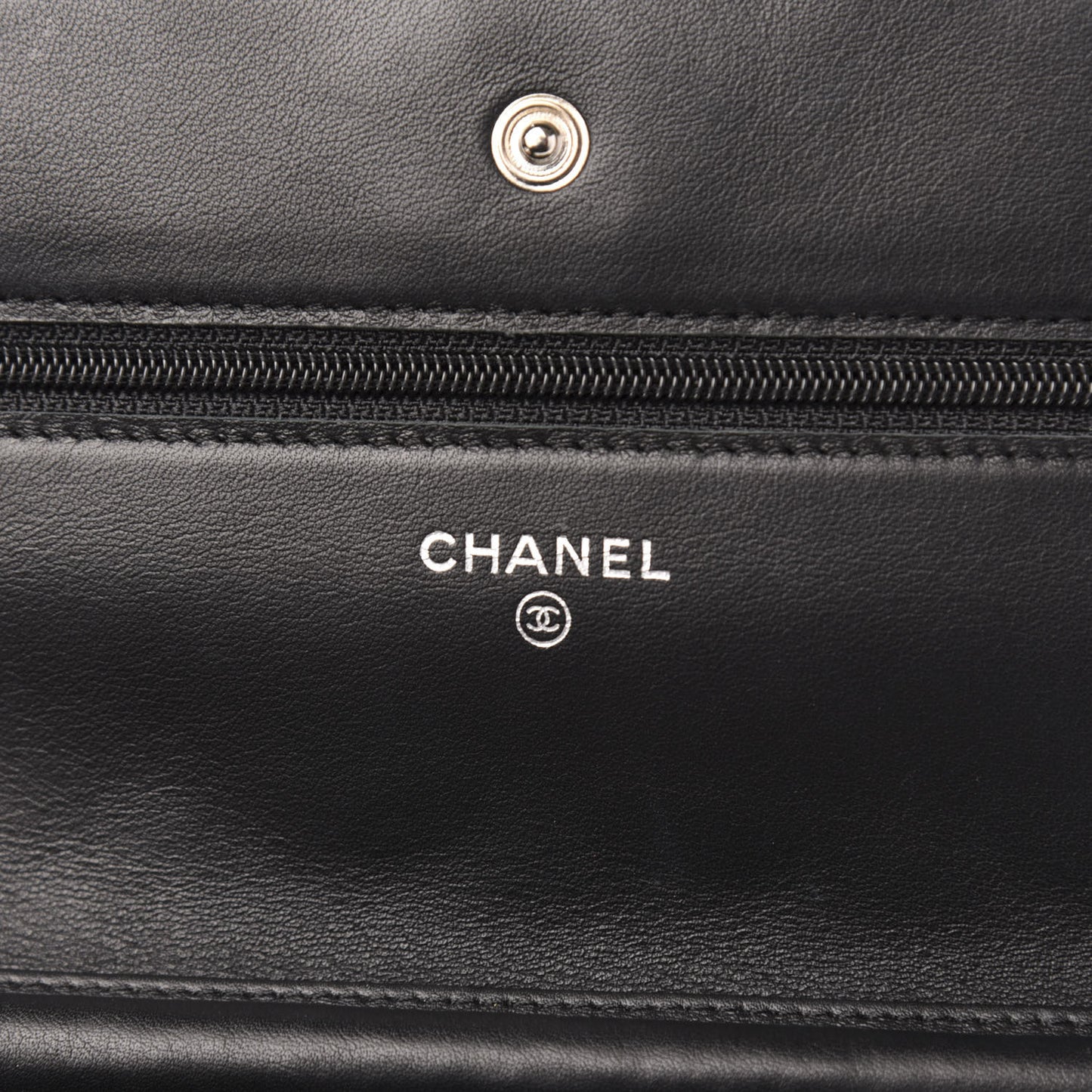Patent Quilted Brilliant Wallet On Chain WOC Black