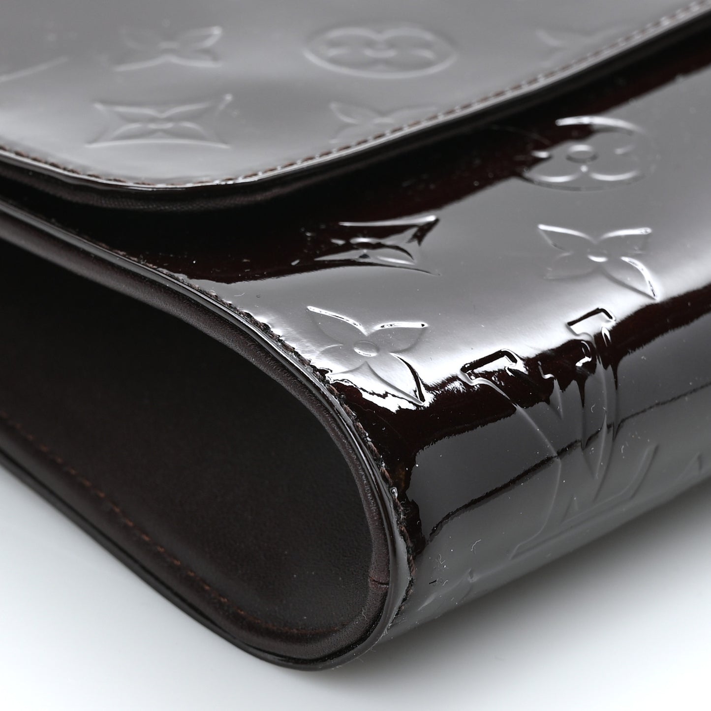 Vernis Robertson Clutch Amarante