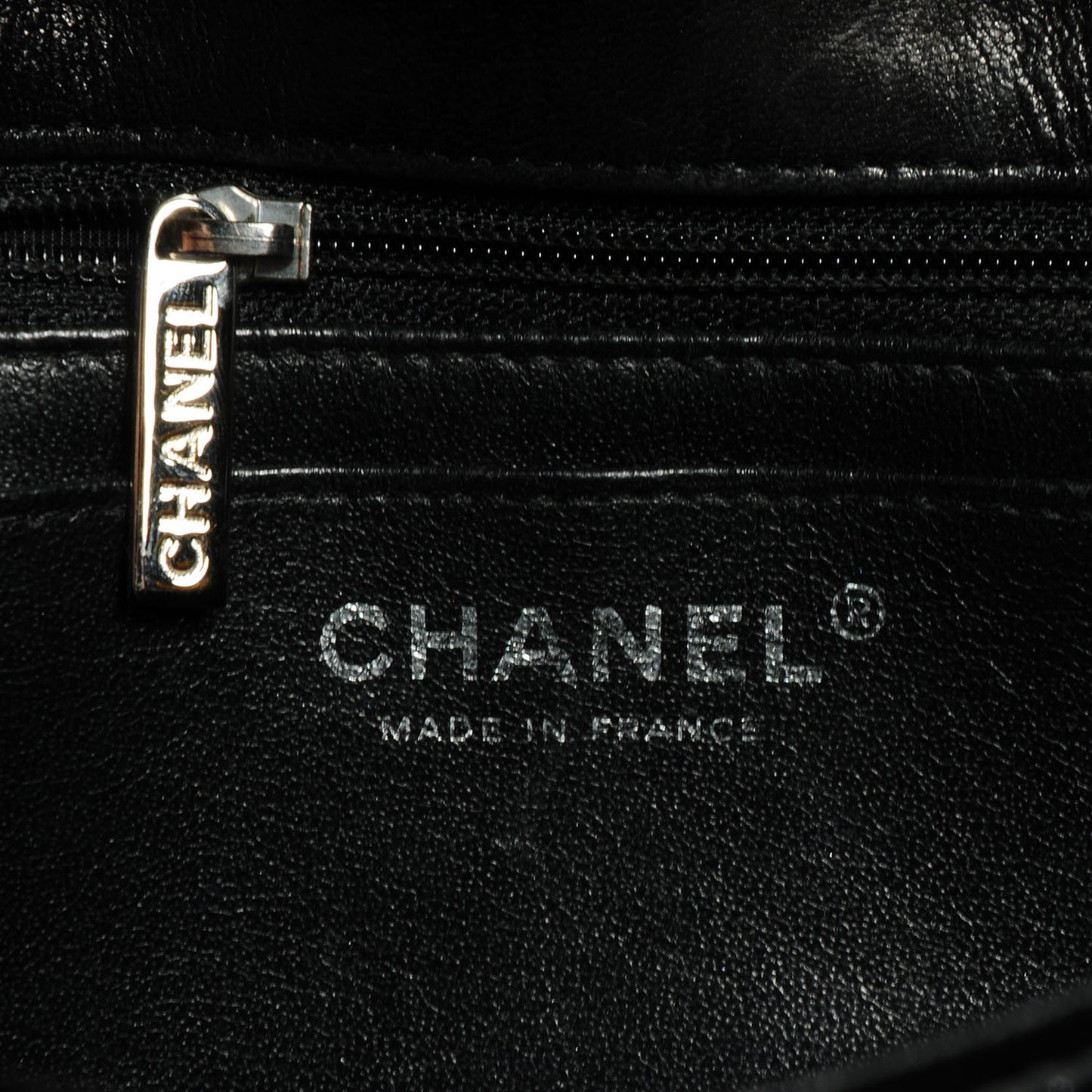 Distressed Patent Jumbo Single Flap Black