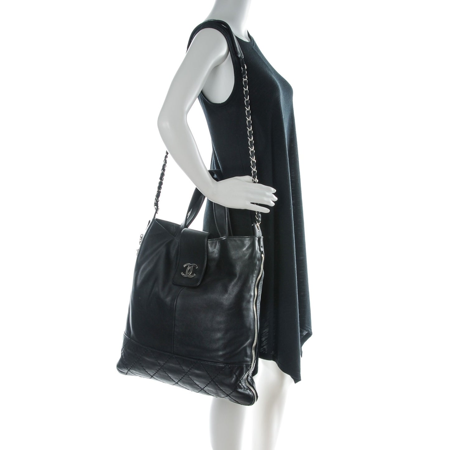 Calfskin Large Expandable Messenger Black