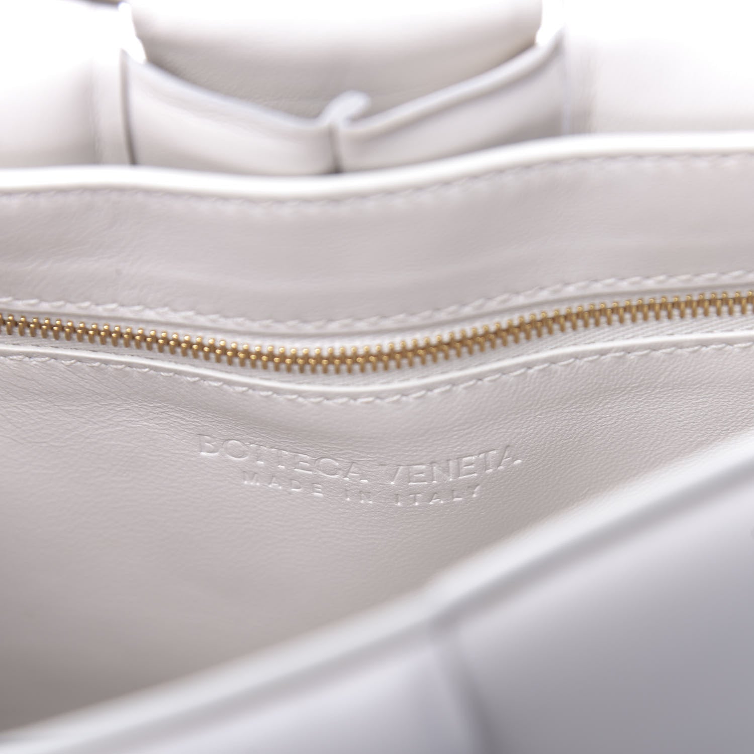 Bottega Veneta Lambskin Maxi Intreccio Padded Chain Cassette Crossbody Bag White 6 of 9