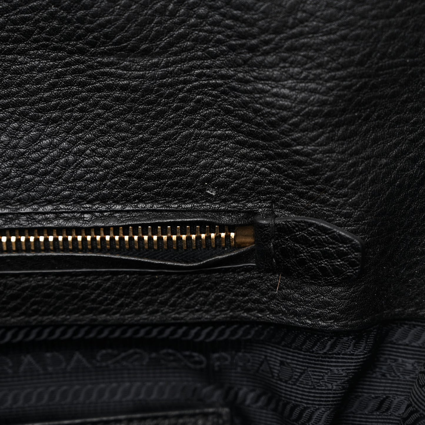 Vitello Daino Tote Black