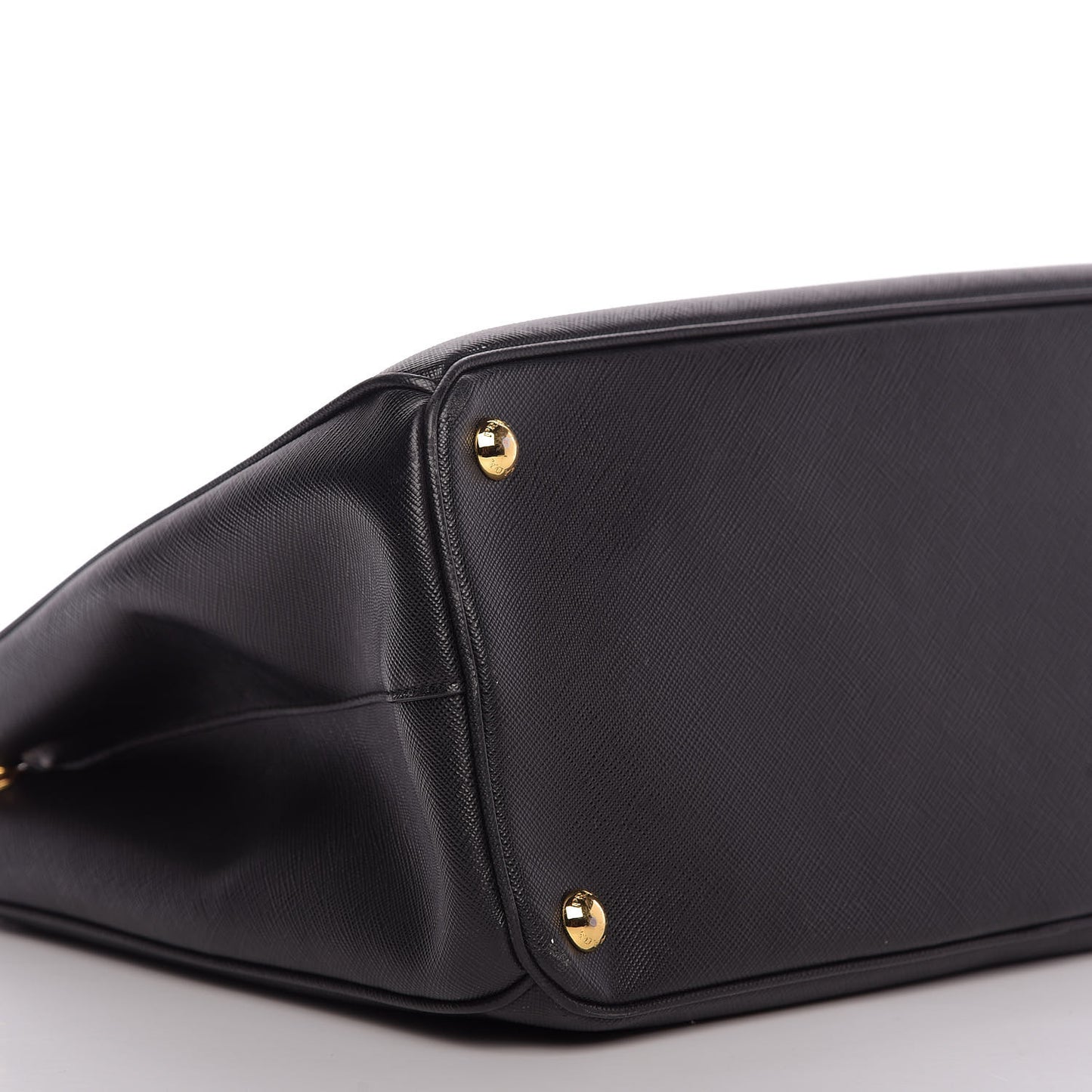Saffiano Medium Galleria Double Zip Tote Black