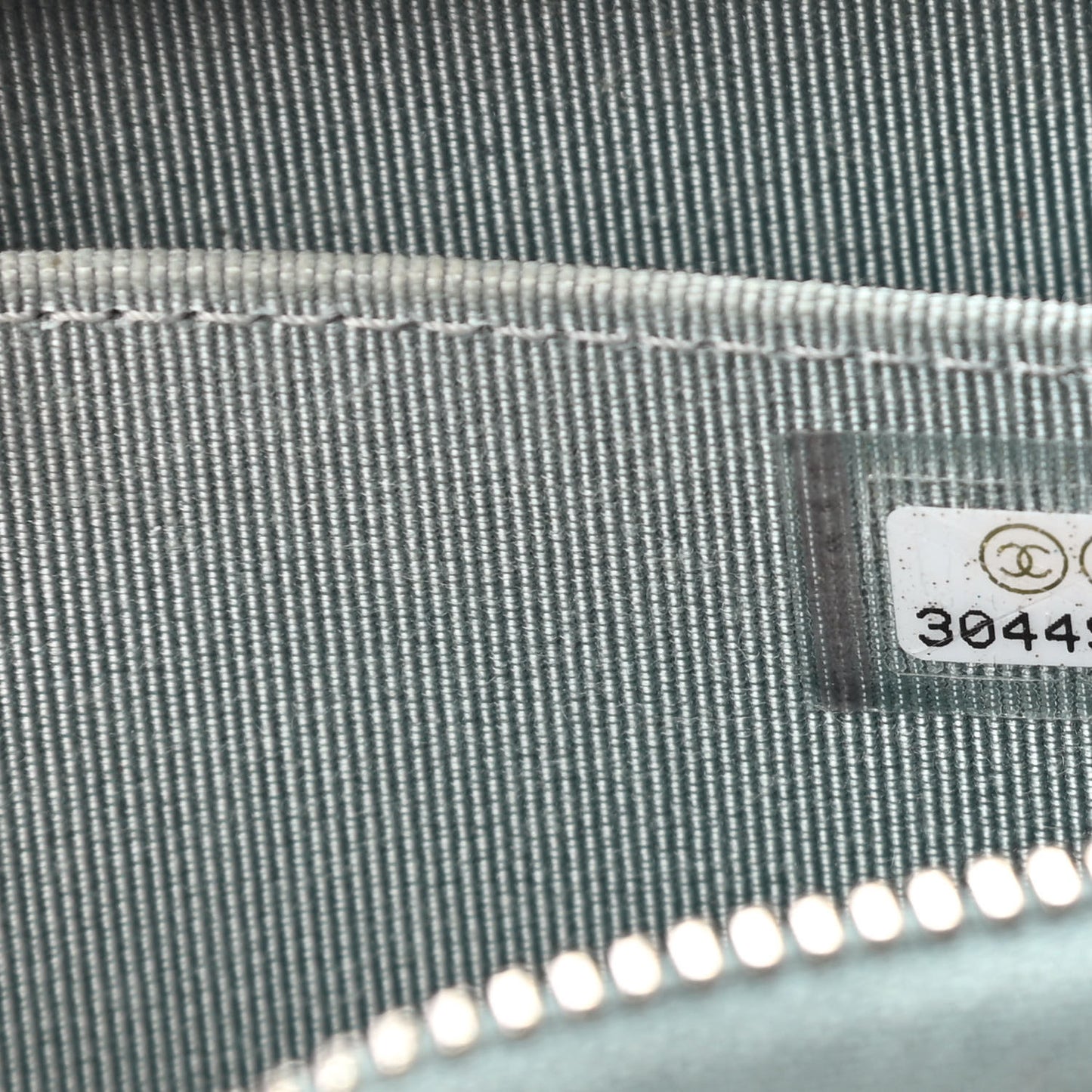 Caviar Quilted Zip Card Holder Light Blue