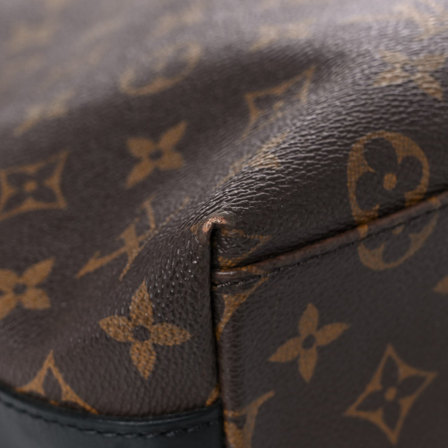 Monogram Macassar Kitan
