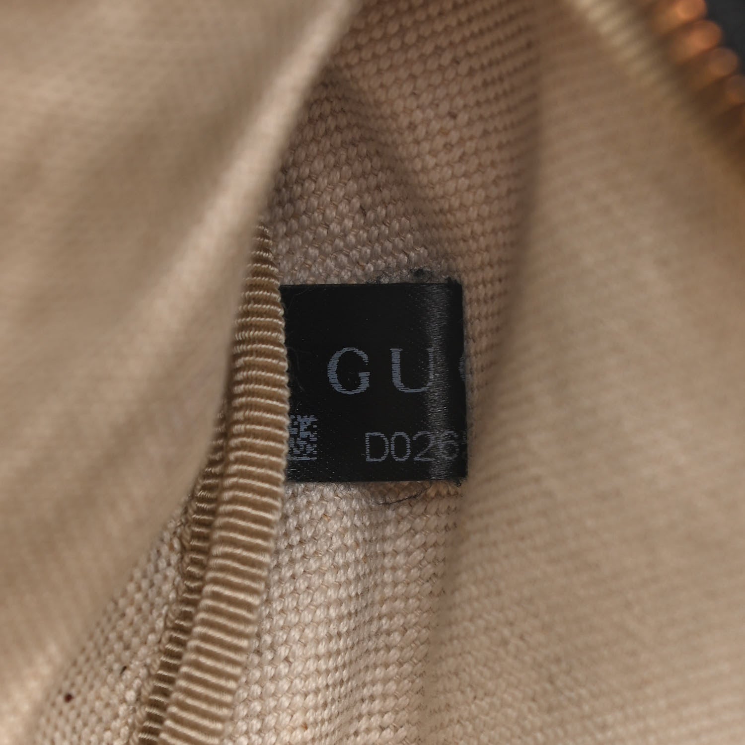 Gucci Grained Calfskin Logo Belt Bag Black 8 of 12
