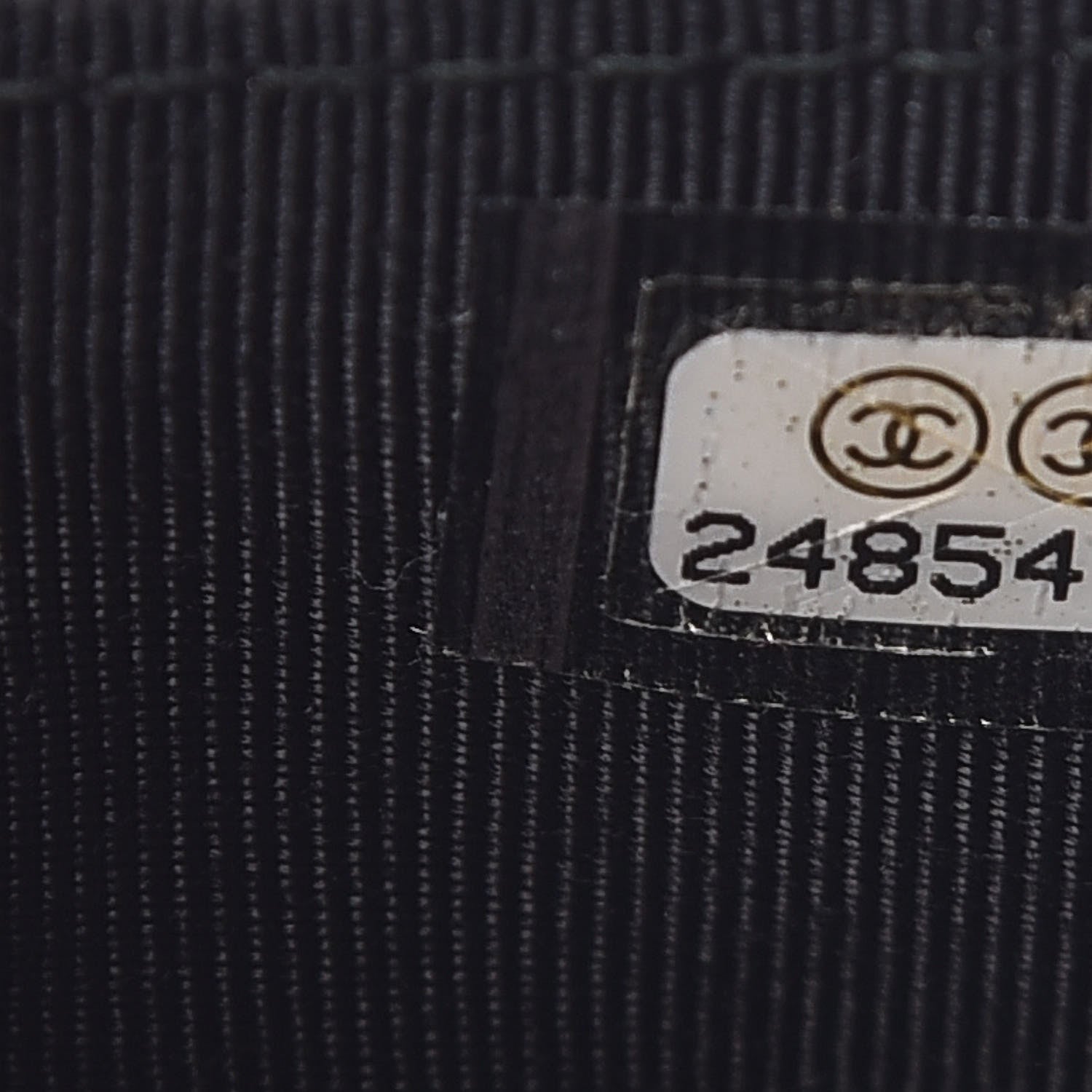 Chanel Iridescent Caviar Quilted CC Zip Card Holder Black 7 of 9