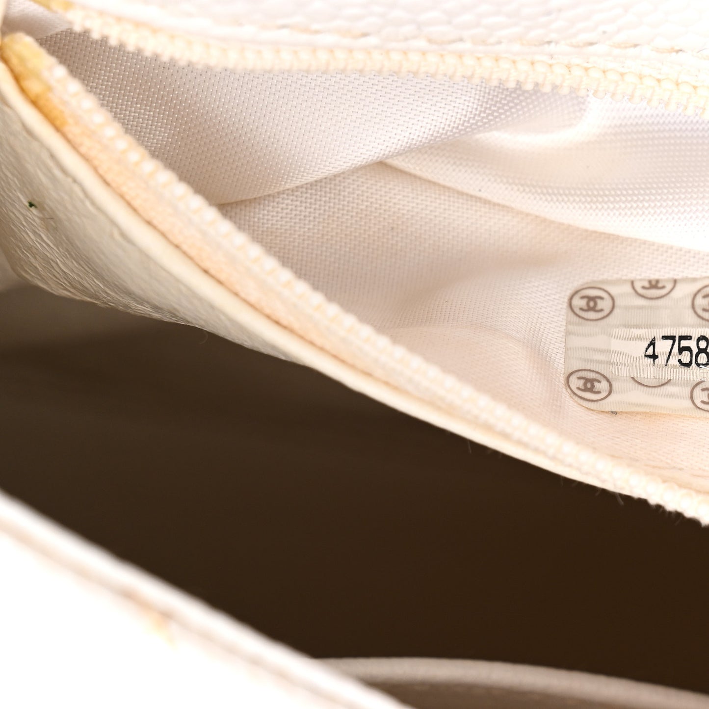 Caviar CC Shoulder Bag White