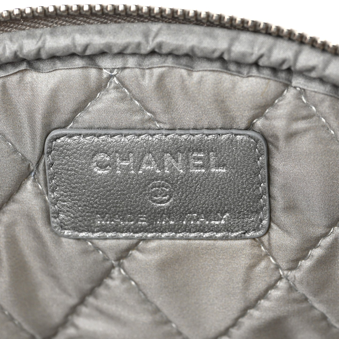 Metallic Lambskin Quilted Reissue Cosmetic Case Silver